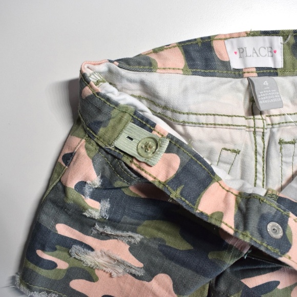 NEW - The Children’s Place Camo Kids Shorts in Pink and Green - Picture 3 of 3